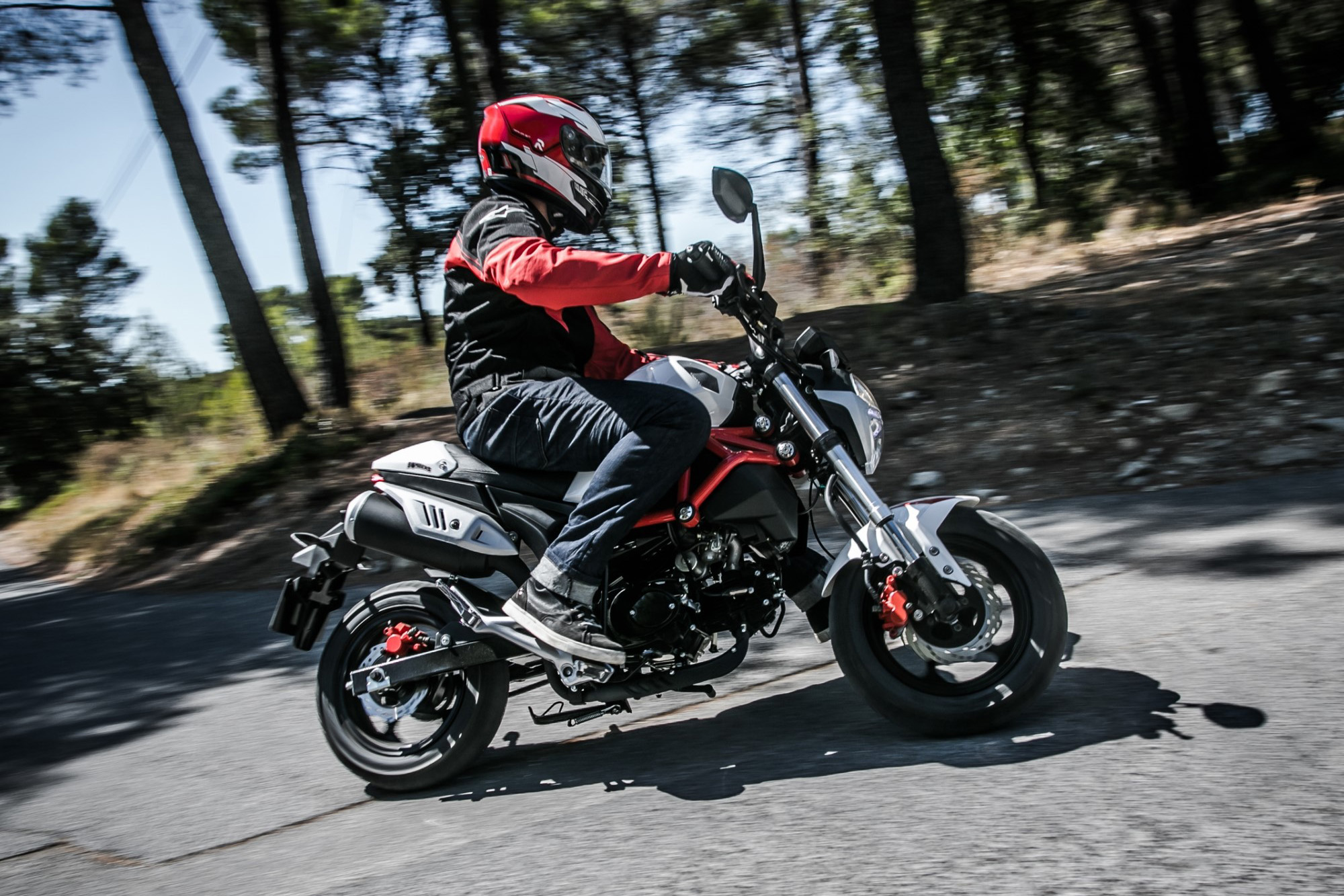 Du fun… et du style ! Bombers 50 cm3 E5