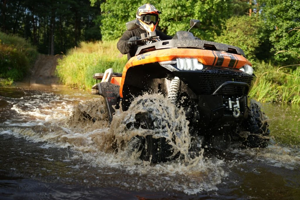 REDSTONE 550 EDITION PREMIUM + ABS CHASSIS COURT